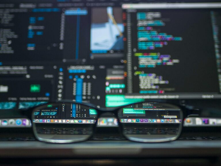 Exploring the Difference Between TypeScript and JavaScript in Modern Development